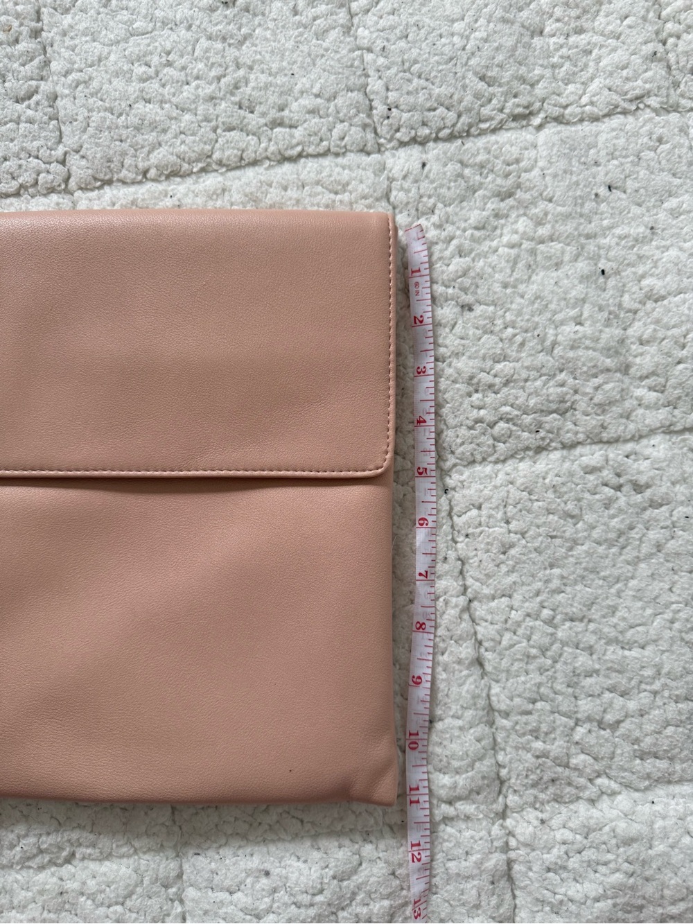 Chapters Blush Pink Leatherette Book & Document Sleeve (Includes Gold Pen) - Picture 5 of 6